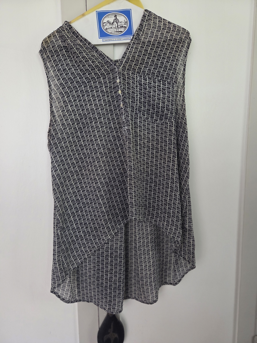 H&M Black and White Sleeveless Printed Tank